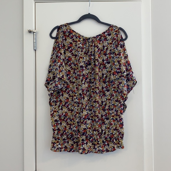 Harlow & Graham L Floral Blouse - Picture 3 of 3